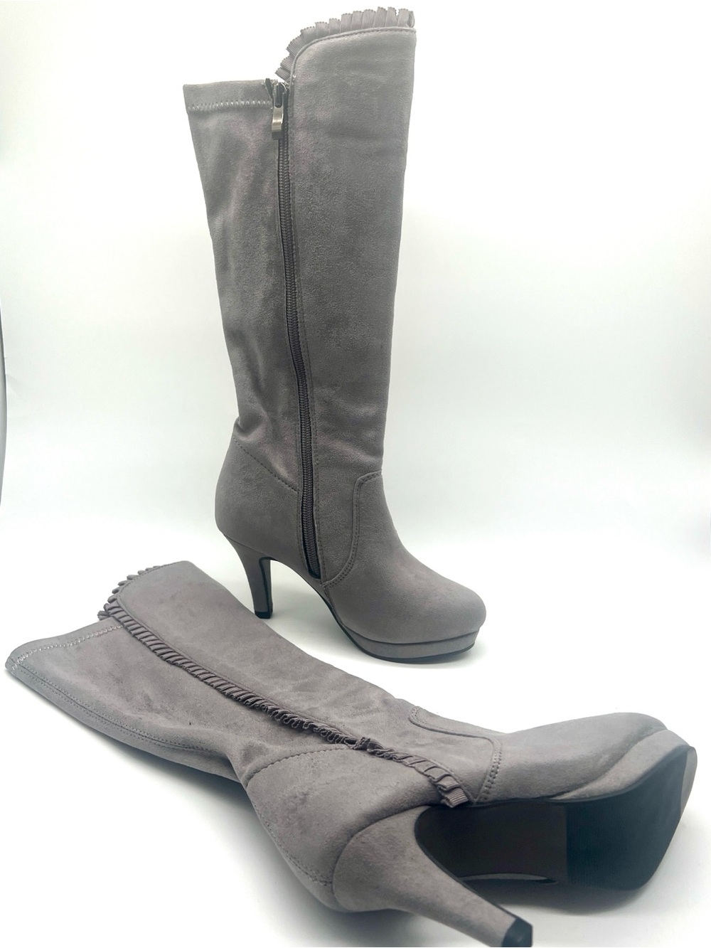 Cinderella of Boston Grey Knee-High Heeled Boots 3-inch Size 3M